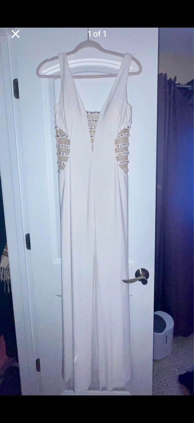 ⚽White Floor Length Gown with Cutouts