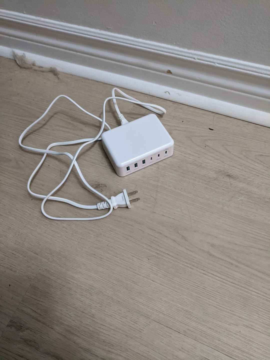 GaN 6 Port Fast Charger Station