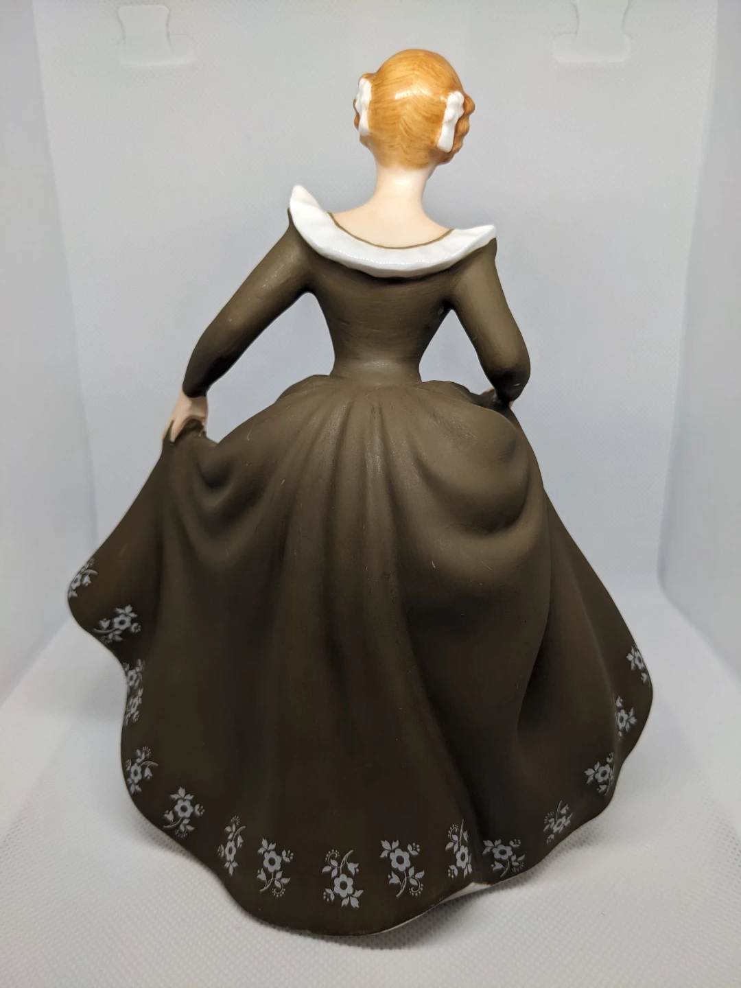 Royal Doulton "Geraldine" Vintage Figure - photo 4