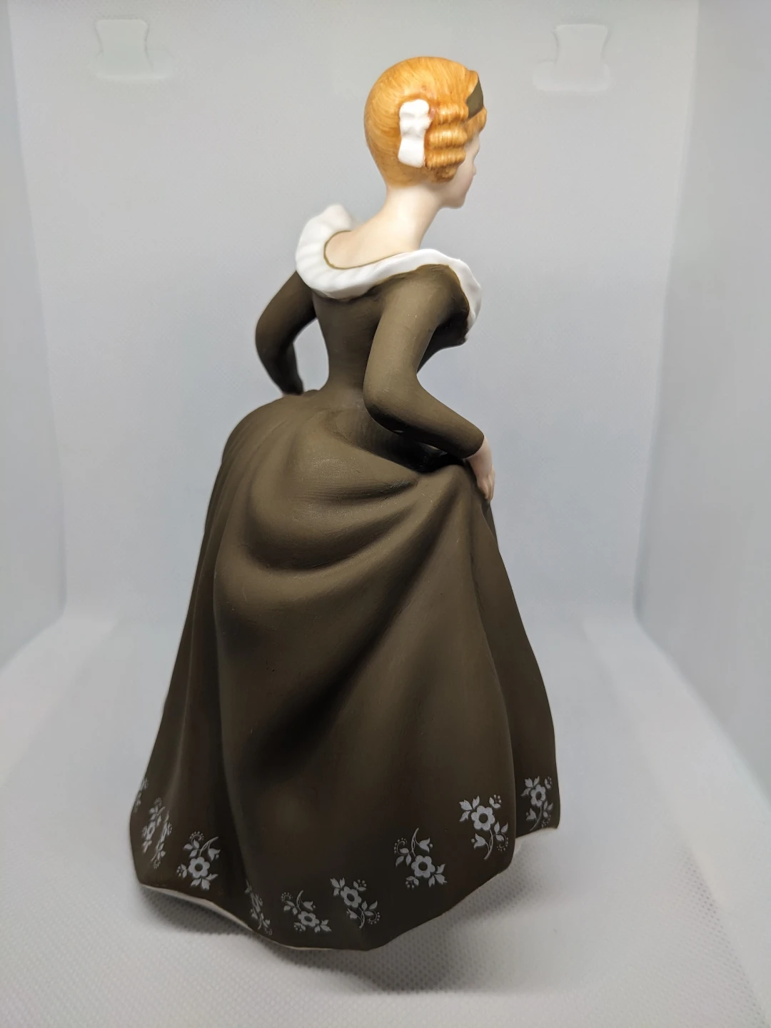 Royal Doulton "Geraldine" Vintage Figure - photo 5