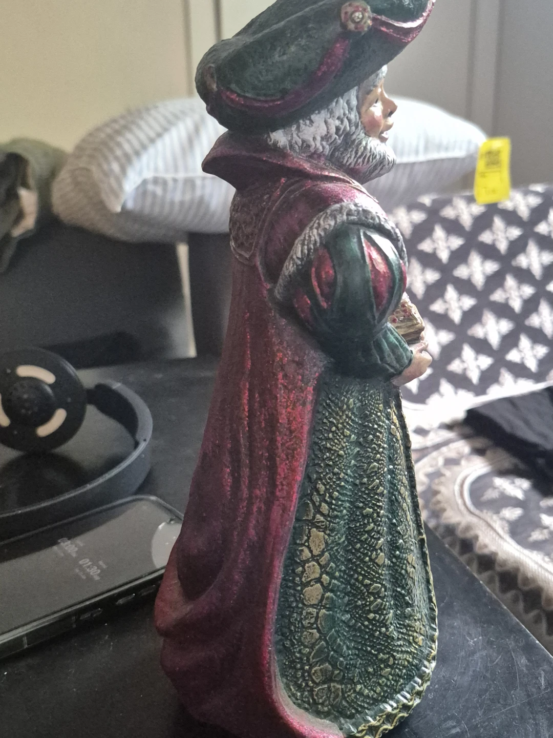 Decorative Figurine of a Royal Figure - photo 3