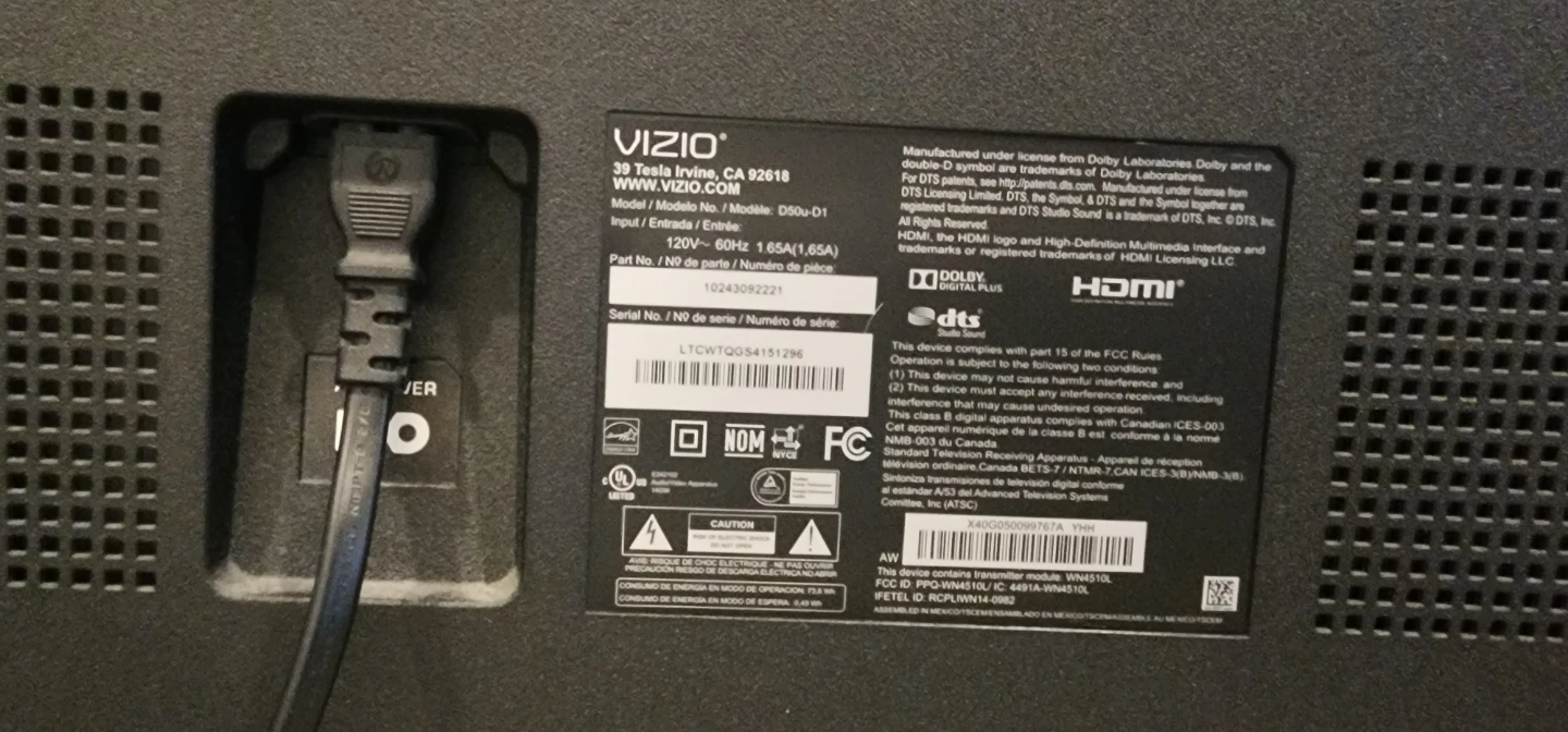 VIZIO 50" 4K Smart TV (D50u-D1) - Great Condition! - photo 2