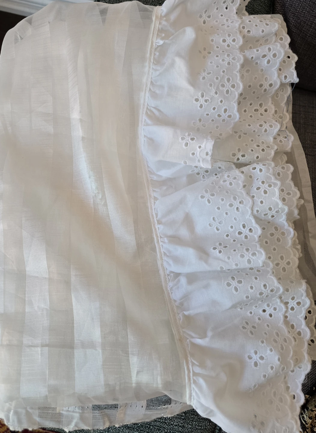White sheer curtain with ruffled trim - photo 3
