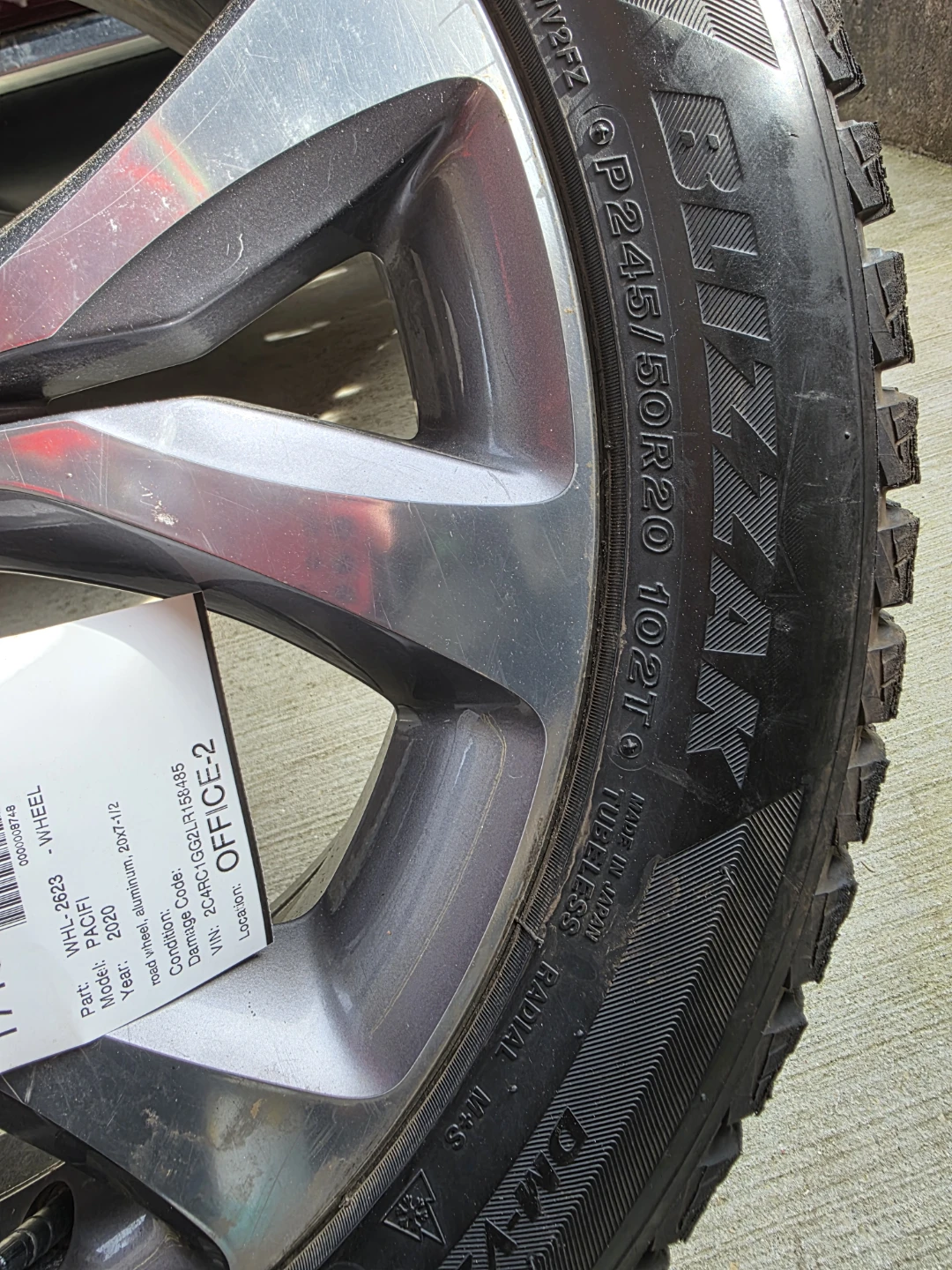 Tire with rim for chrysler pacifica pinnacle - photo 2
