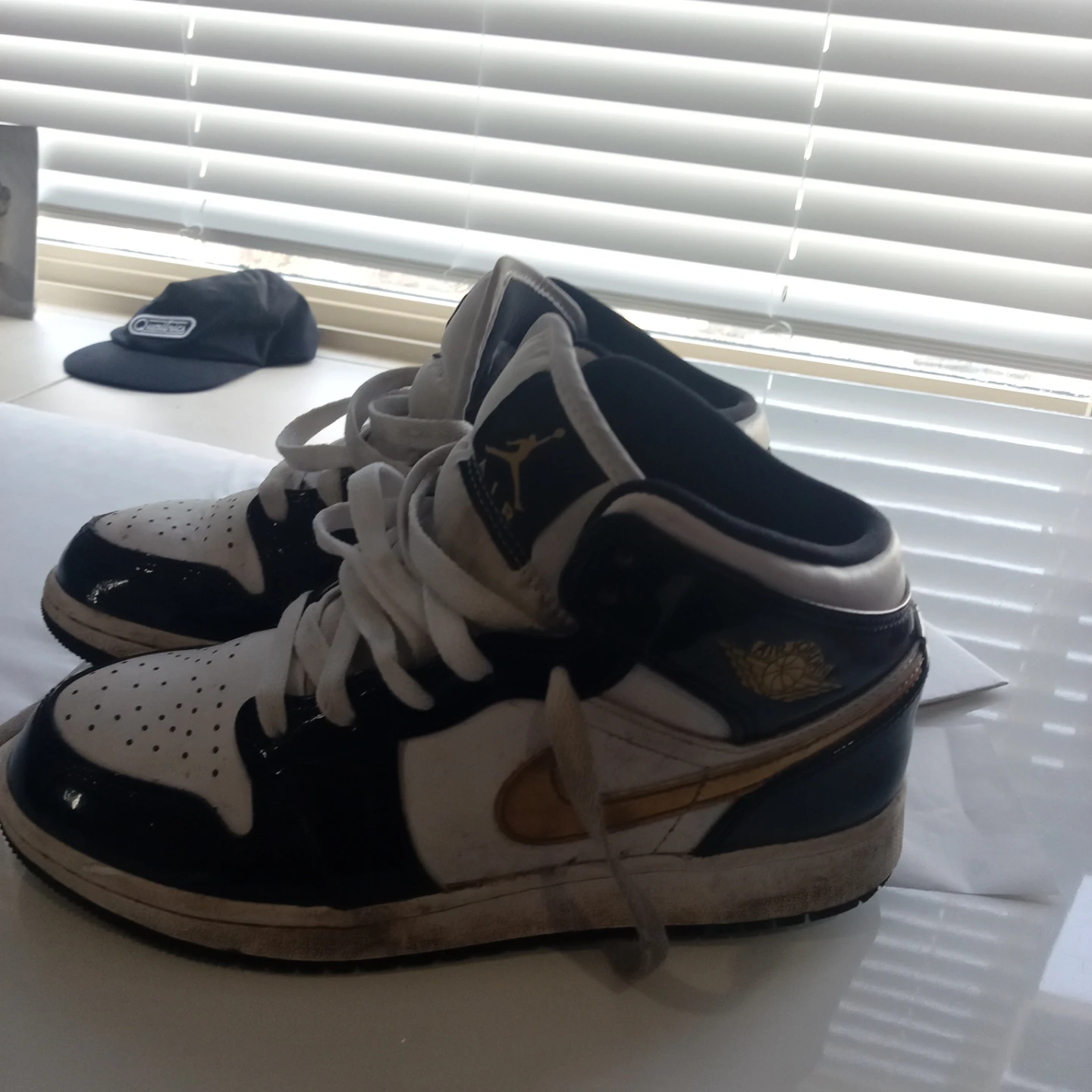 Air Jordan 1 Mid Sneakers - photo 2