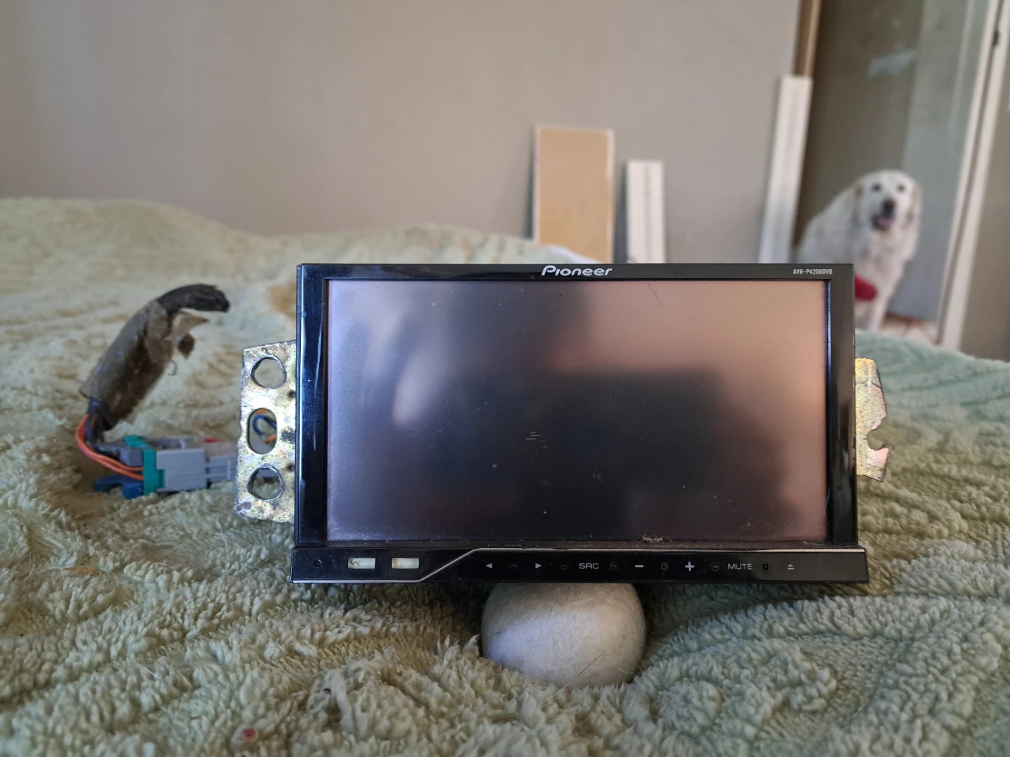 Pioneer AVH-P4200DVD Car Stereo Receiver