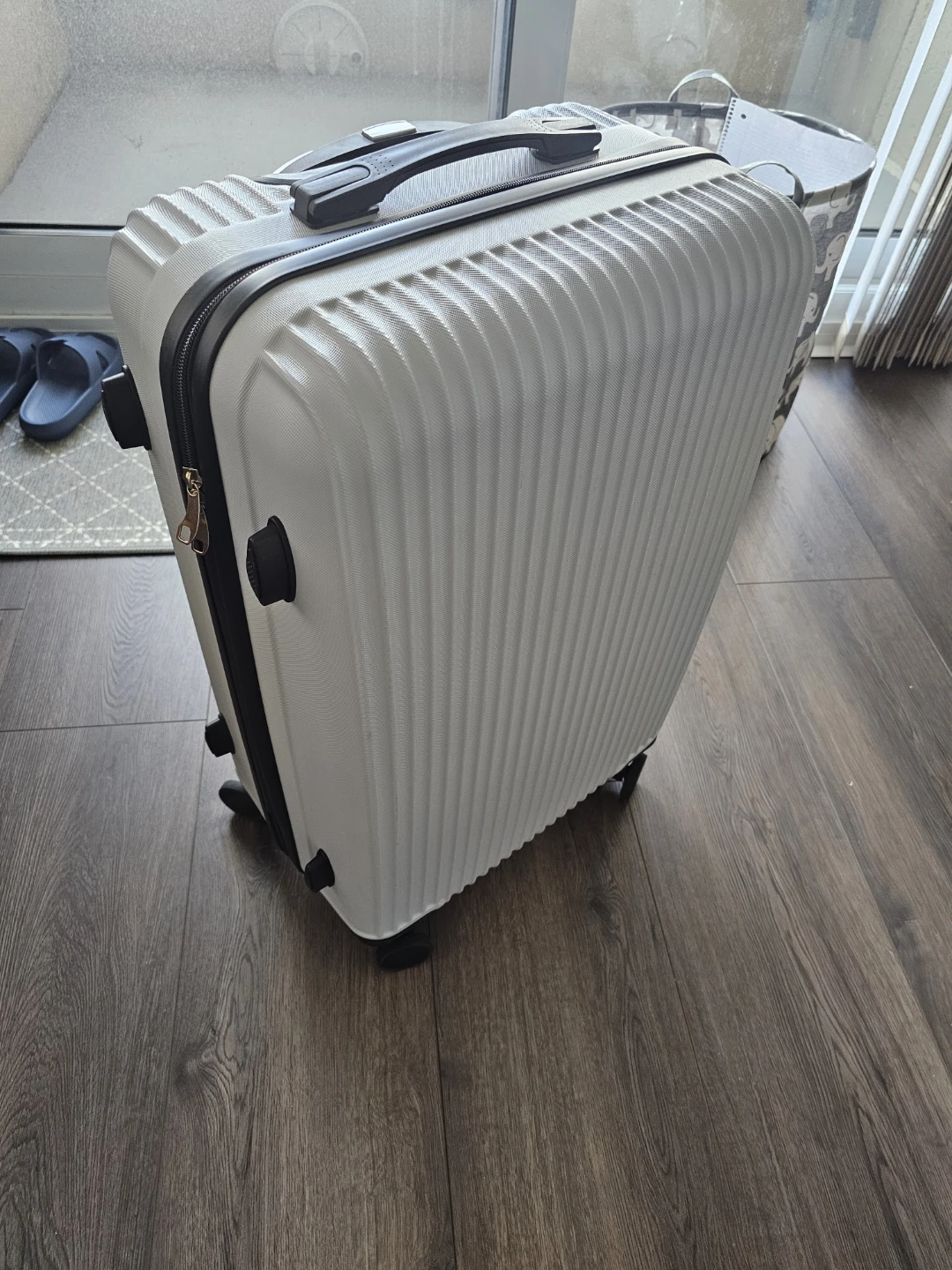 Midsize hard shell suitcase