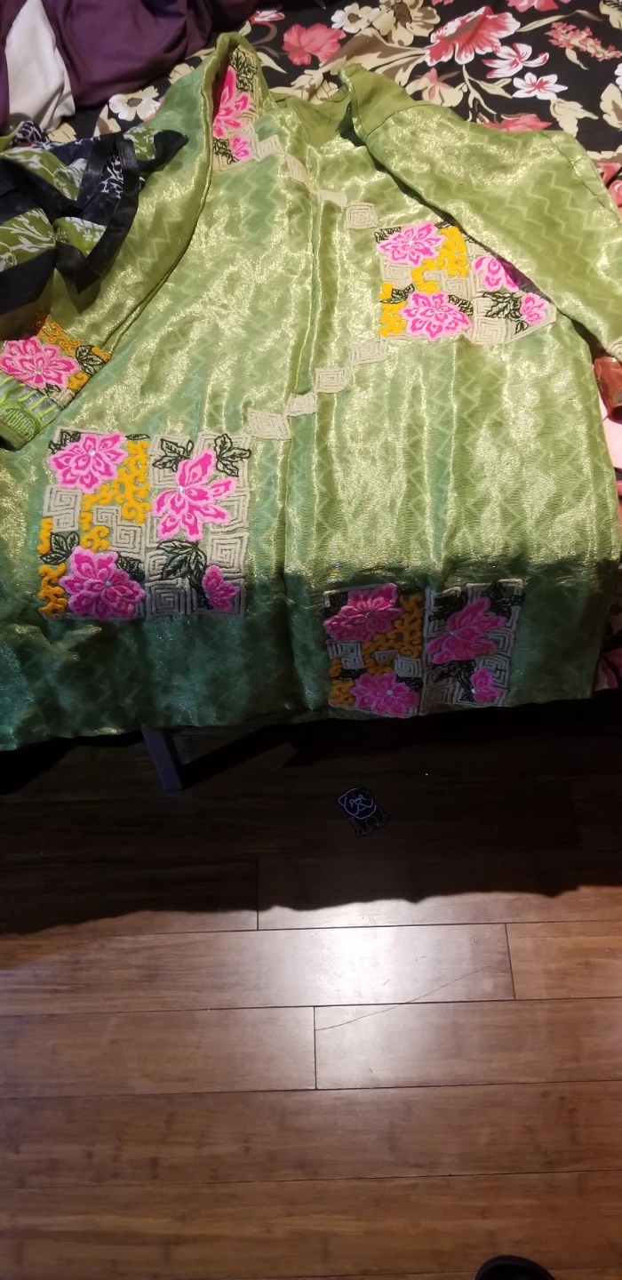 Green Women's Kurti with Floral Embroidery - photo 2