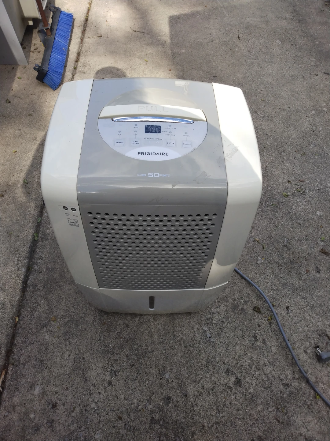 Frigidaire 50 Pint Dehumidifier. SE Habla Espanol - photo 2