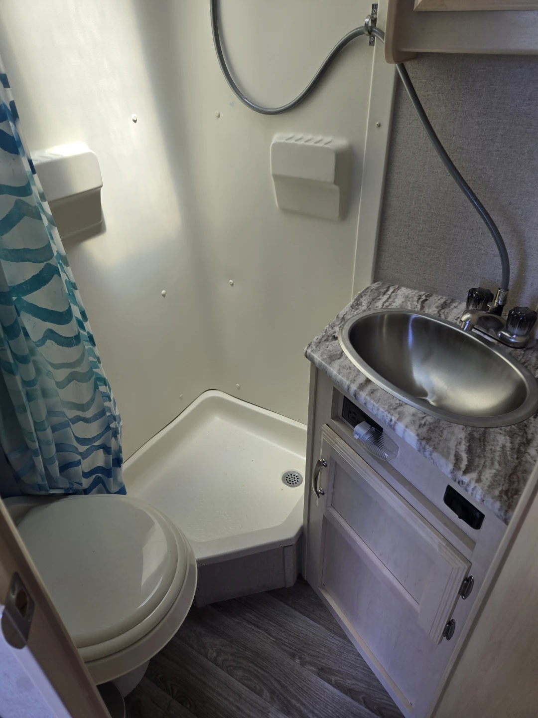 Winnebago Micro Minnie Trailer - photo 4