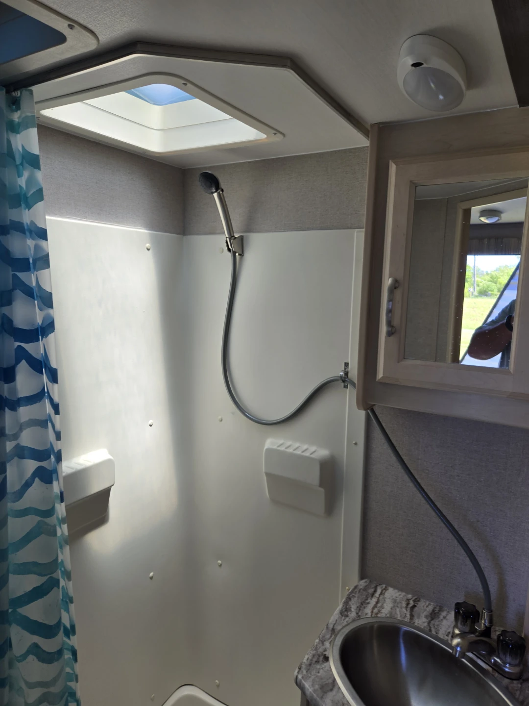 Winnebago Micro Minnie Trailer - photo 5