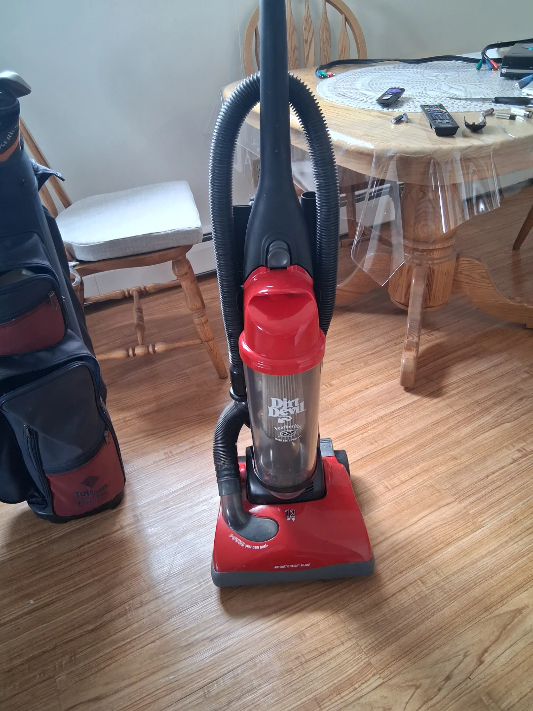 Dirt Devil Featherlite Bagless Upright Vacuum