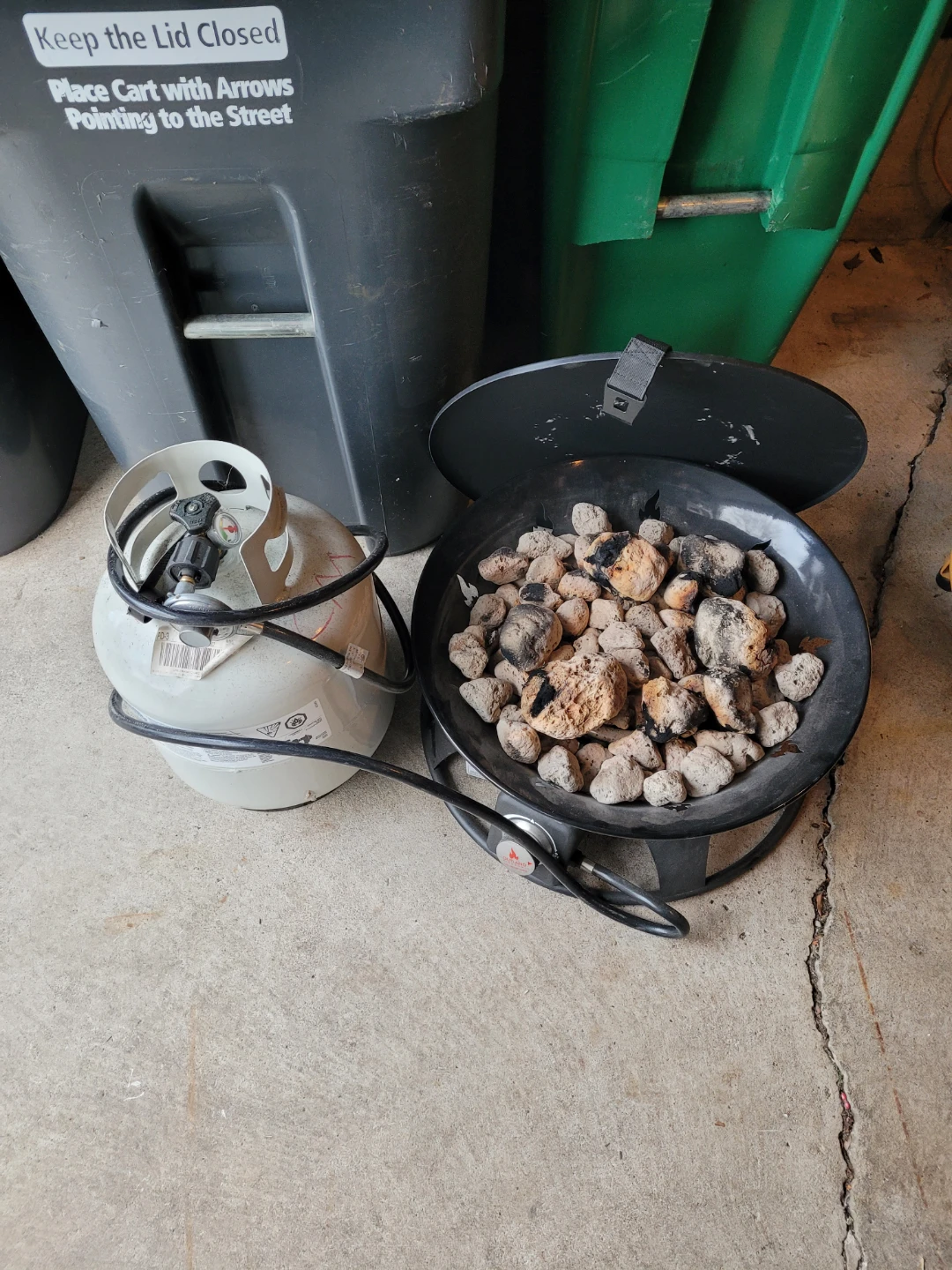 Portable Propane Fire Pit with Lava Rocks and Propane Tank