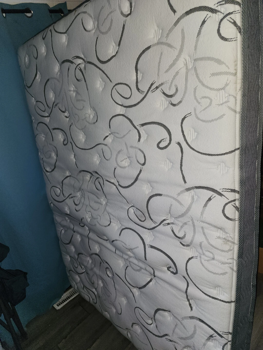 Queen Size pillow top Mattress
