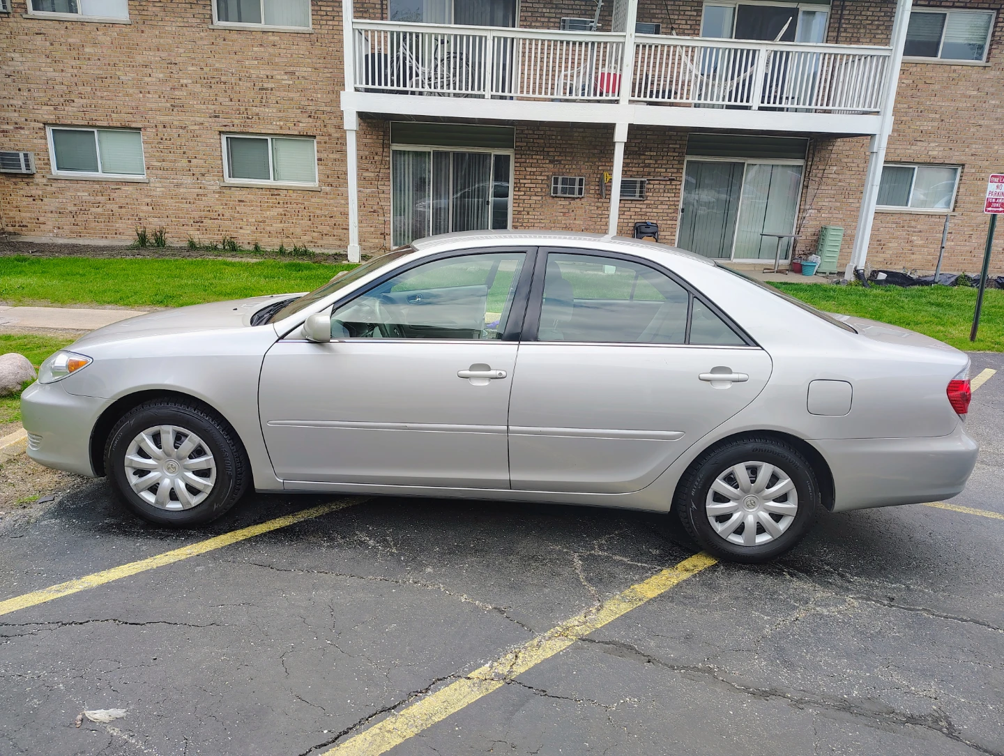 2006 Toyota Camry LE Sedan