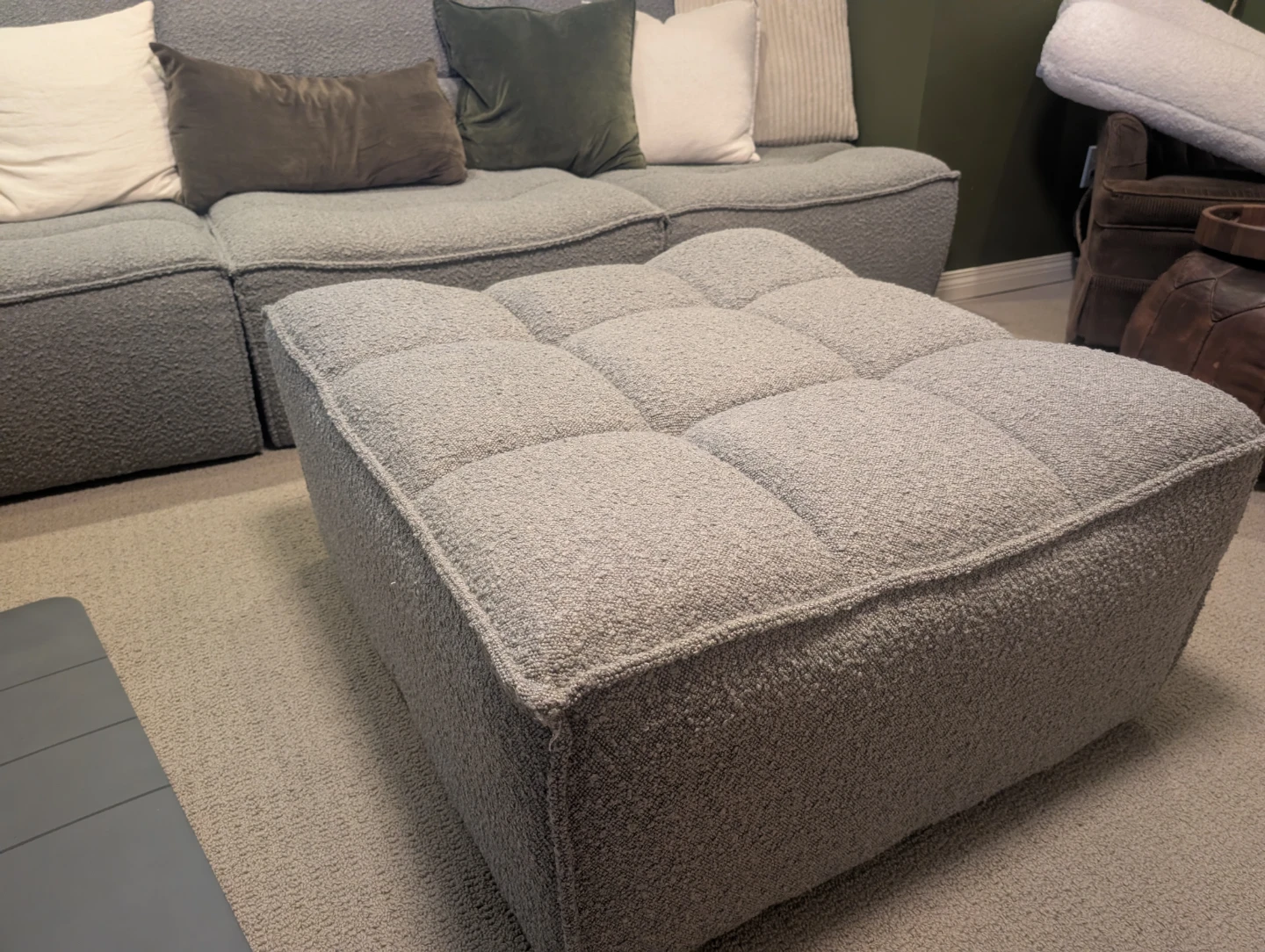 4-piece Modular Sectional Sofa Grey Boucle with Ottoman - photo 3