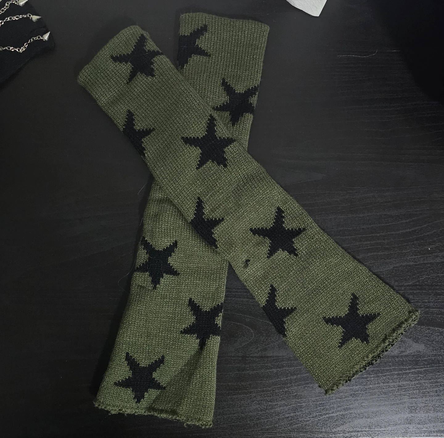 FREE Olive Green Star Flare Arm Warmers