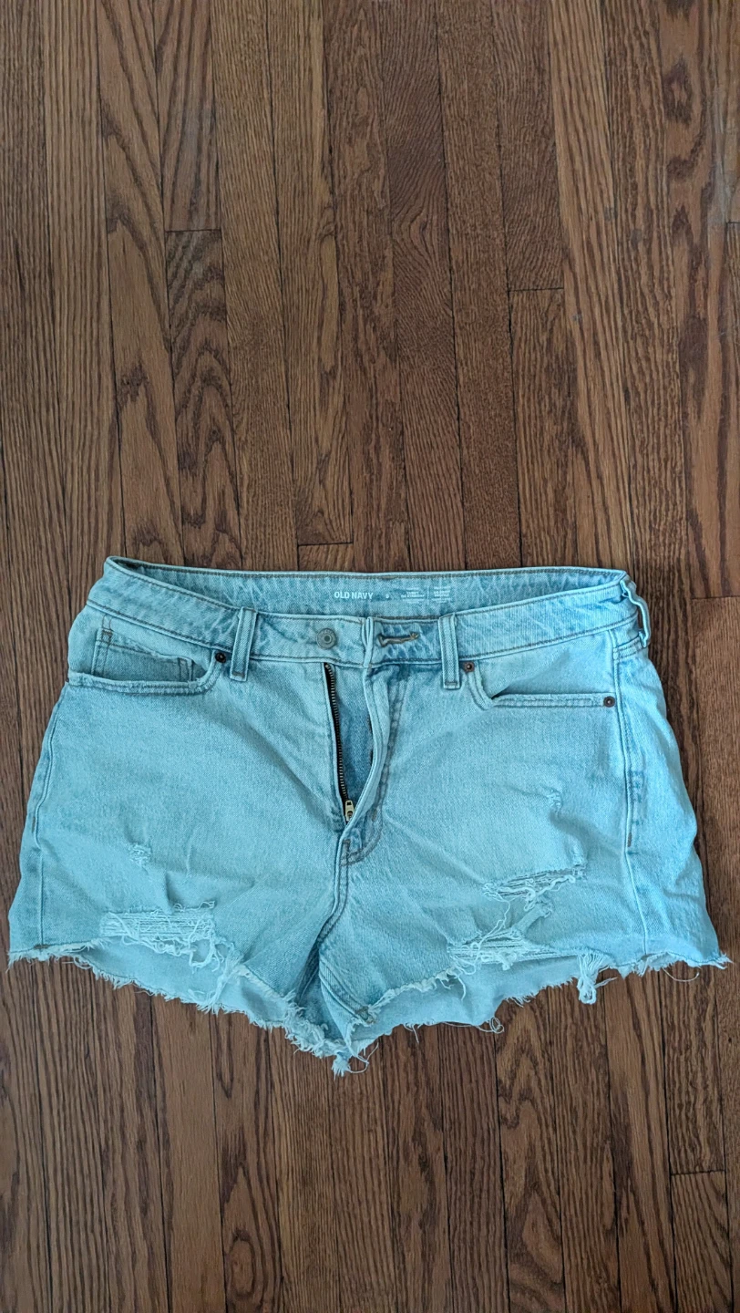Old Navy Curvy Distressed Denim Shorts