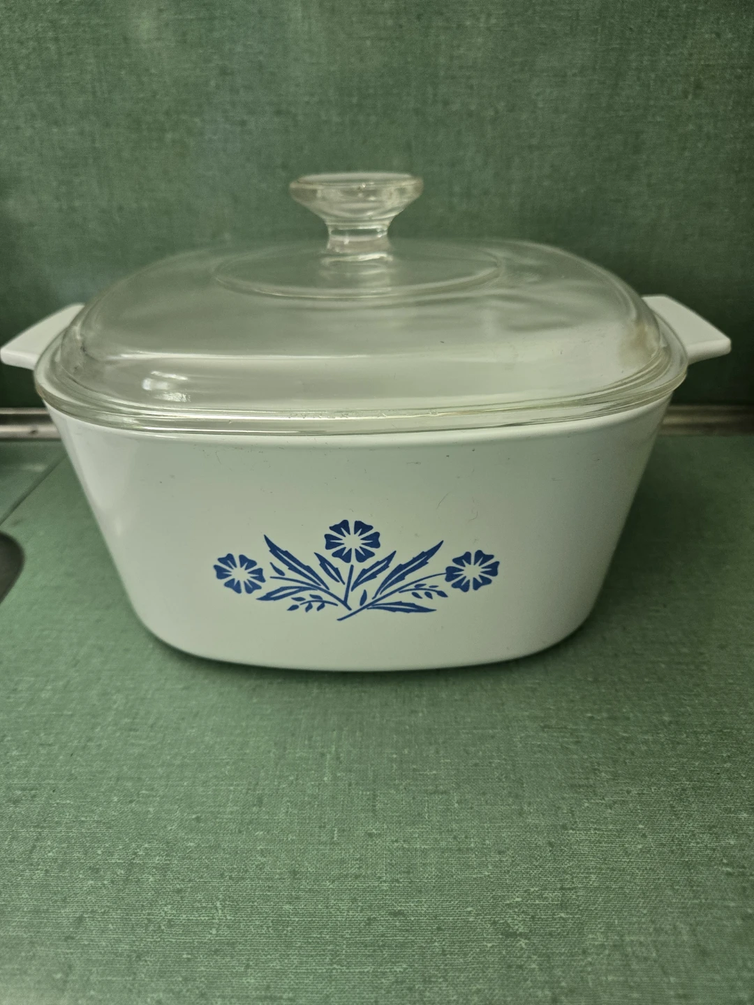 Vintage  Corning  Ware Pyrex Casserole Dish with Lid