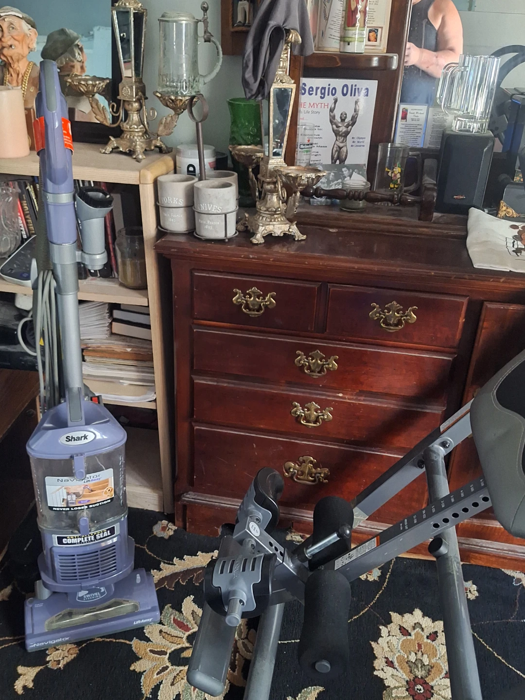 Shark Navigator Lift-Away Upright Vacuum -Excellent Condition - photo 3