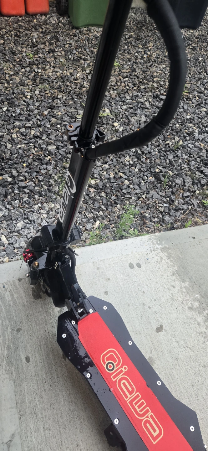 QIEWA Electric Scooter (doesn't work) - photo 3