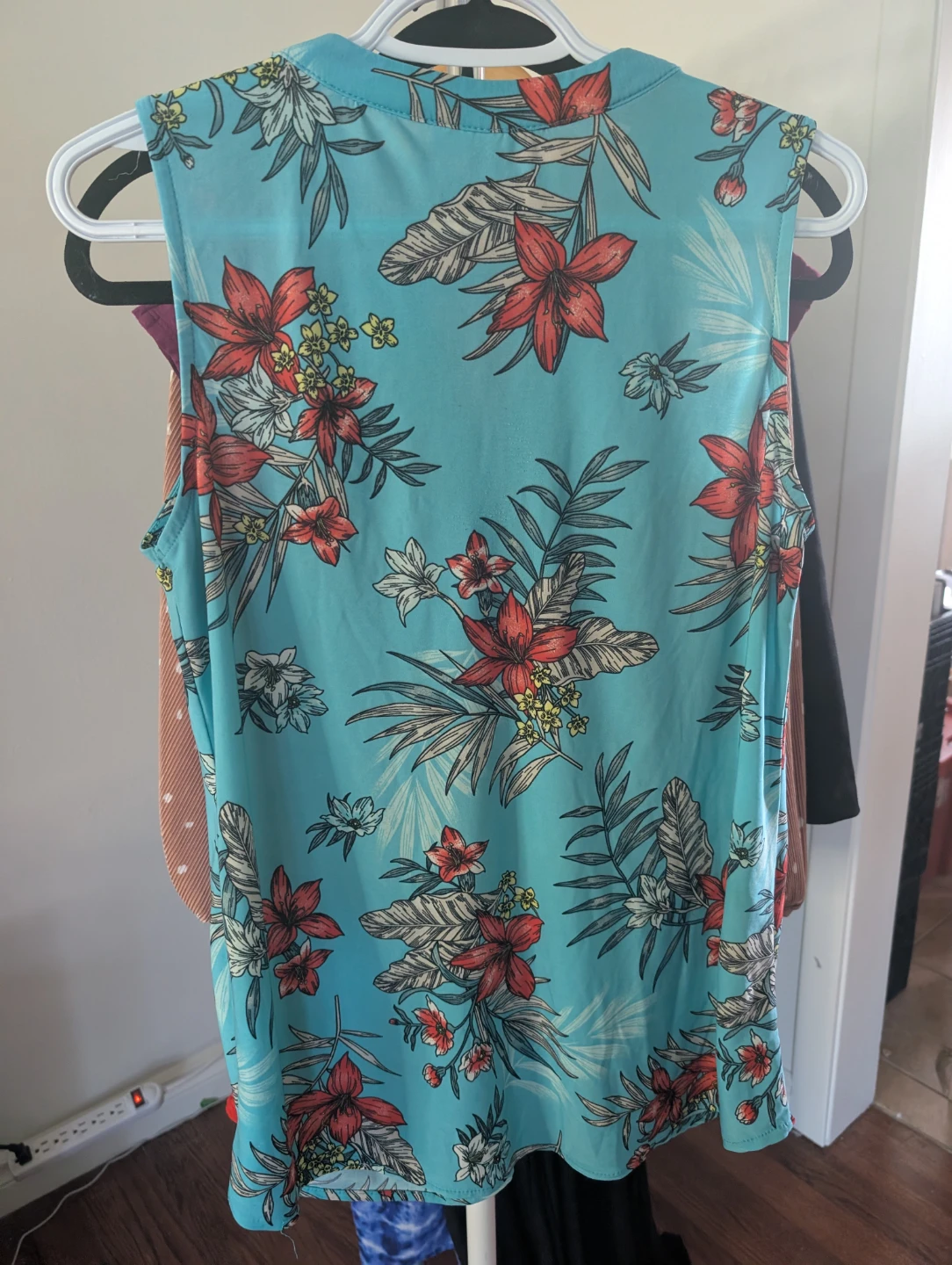 Lily Morgan Floral Sleeveless Top - photo 3