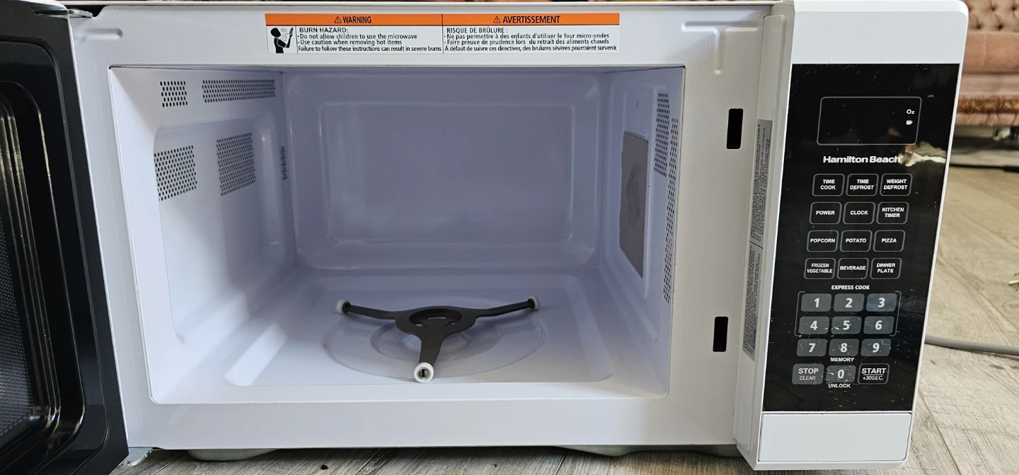 Hamilton Beach Microwave Oven - photo 4