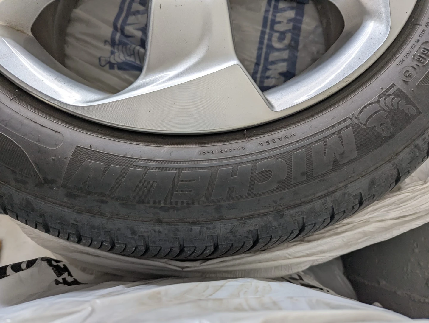 Michelin All-Season Tire with Rim Honda HRV 2016 - photo 2