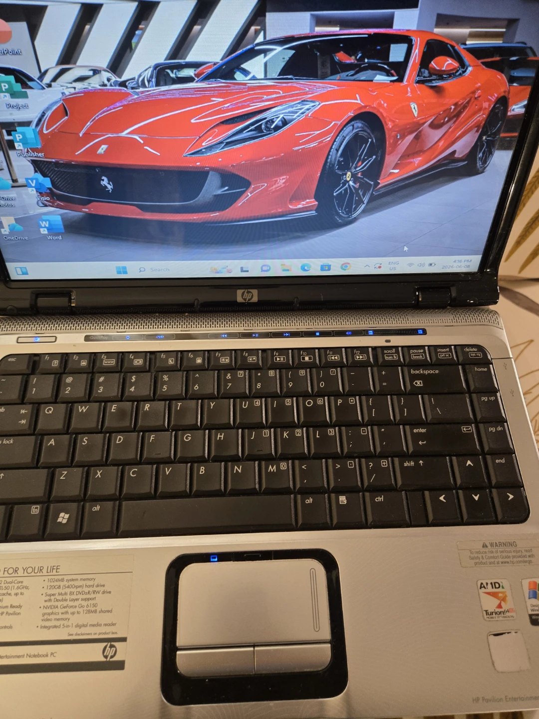 14.1inch windows 11pro Hp pavilion laptop