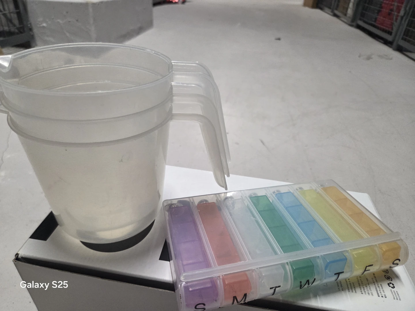 7-Day Pill Organizer and Plastic Cups - photo 5