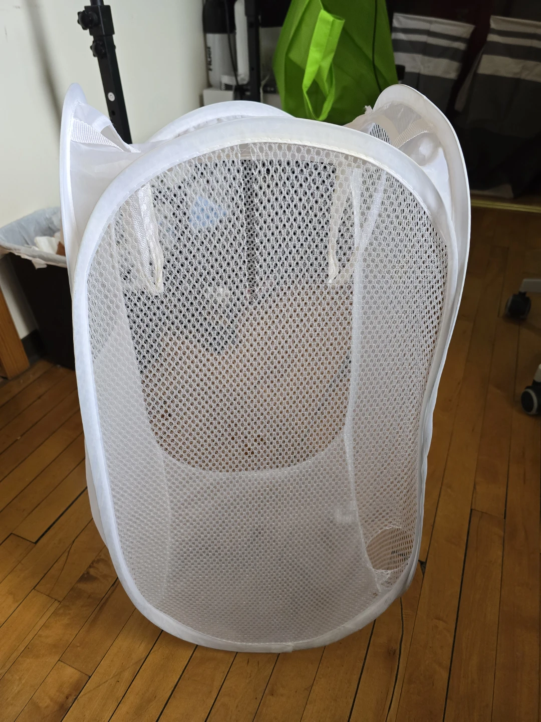 ⚽ White Mesh Pop-Up Laundry Hamper - photo 2
