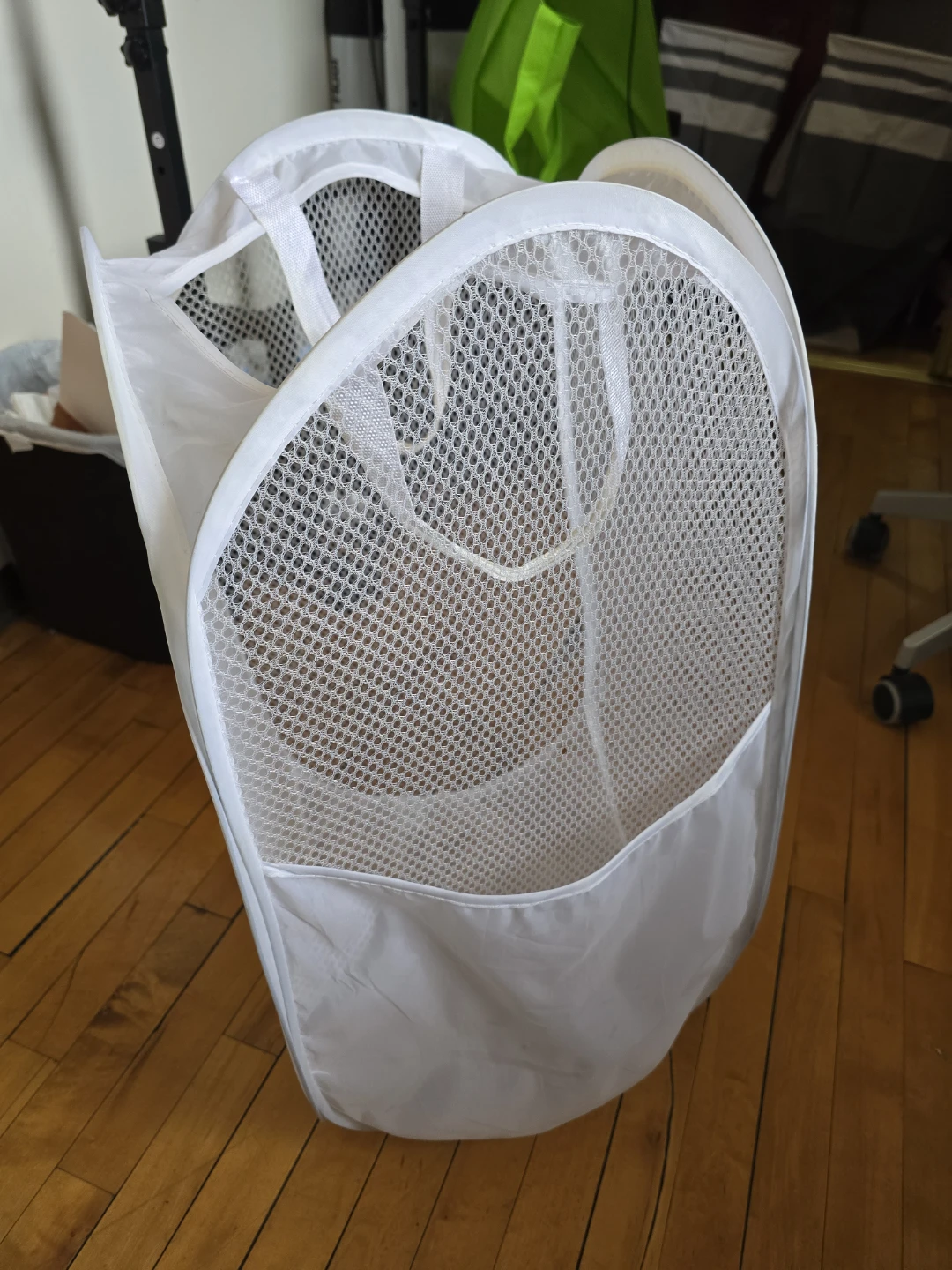 ⚽ White Mesh Pop-Up Laundry Hamper - photo 3