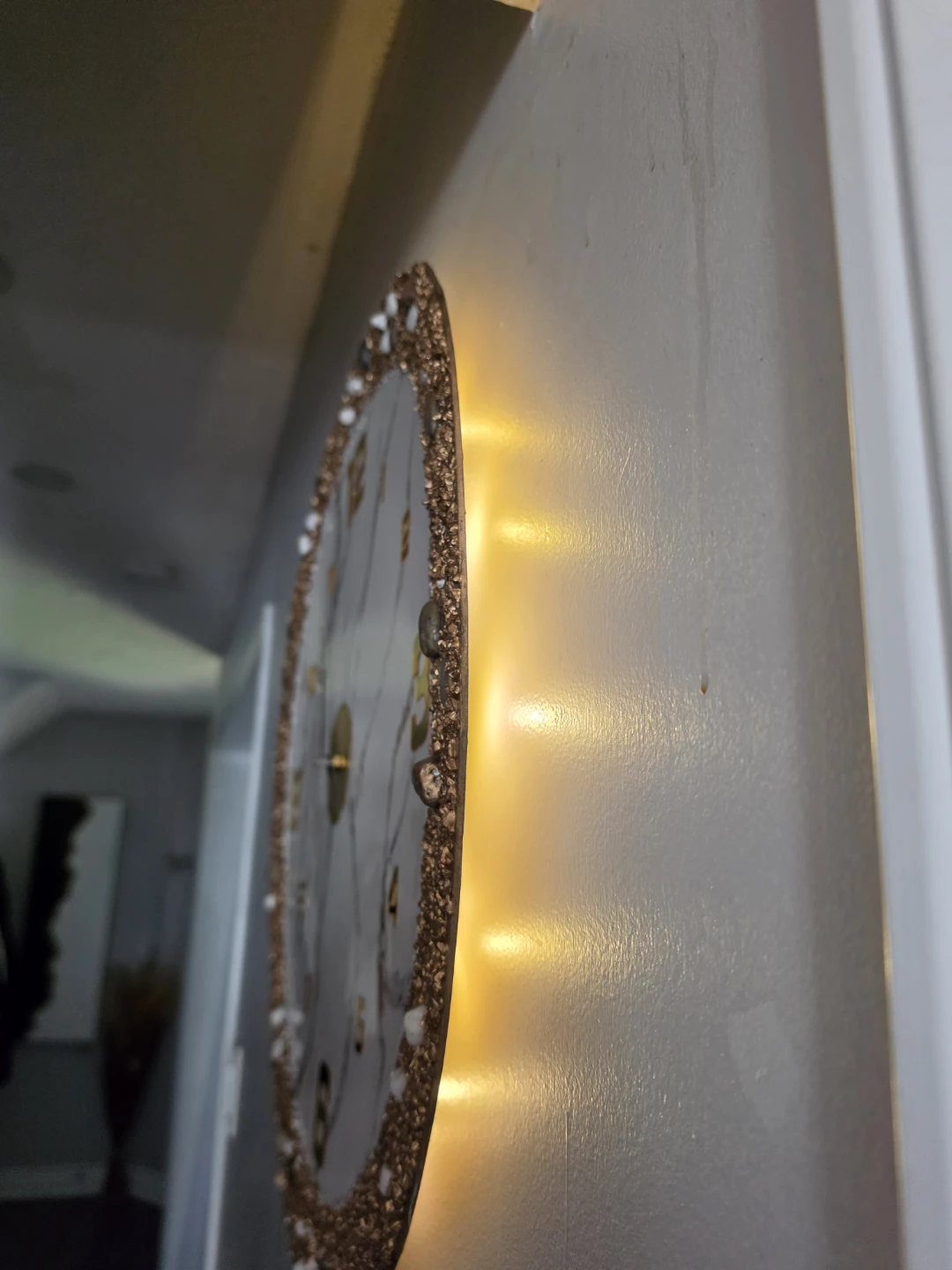 Wall Clock with Gold and White Marble Design - photo 5