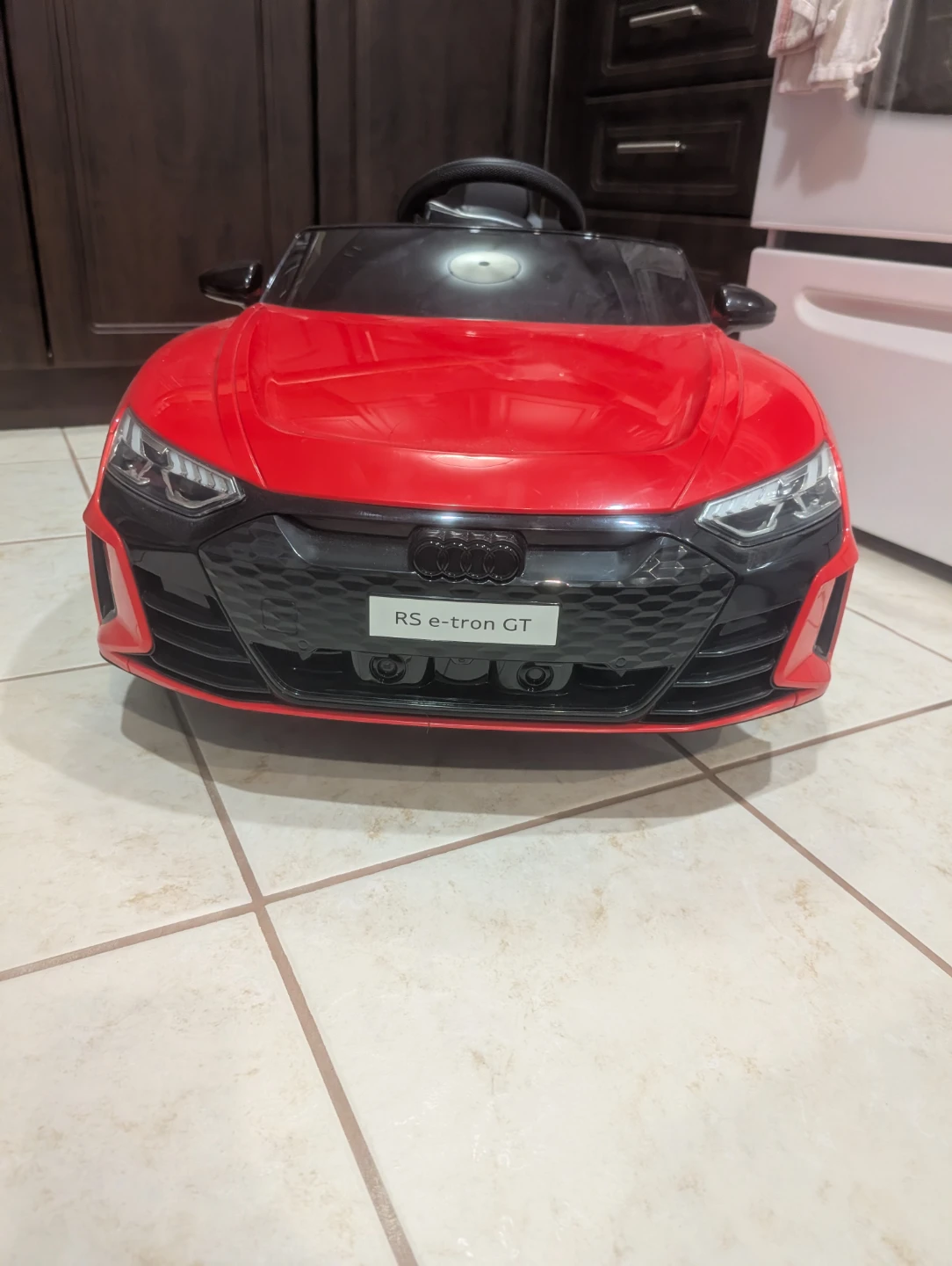 Red Audi RS e-tron GT Ride-On Car - photo 2