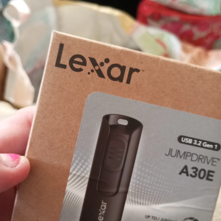 Lexar JumpDrive A30E USB 3.2 Gen 1 Flash Drive - photo 4
