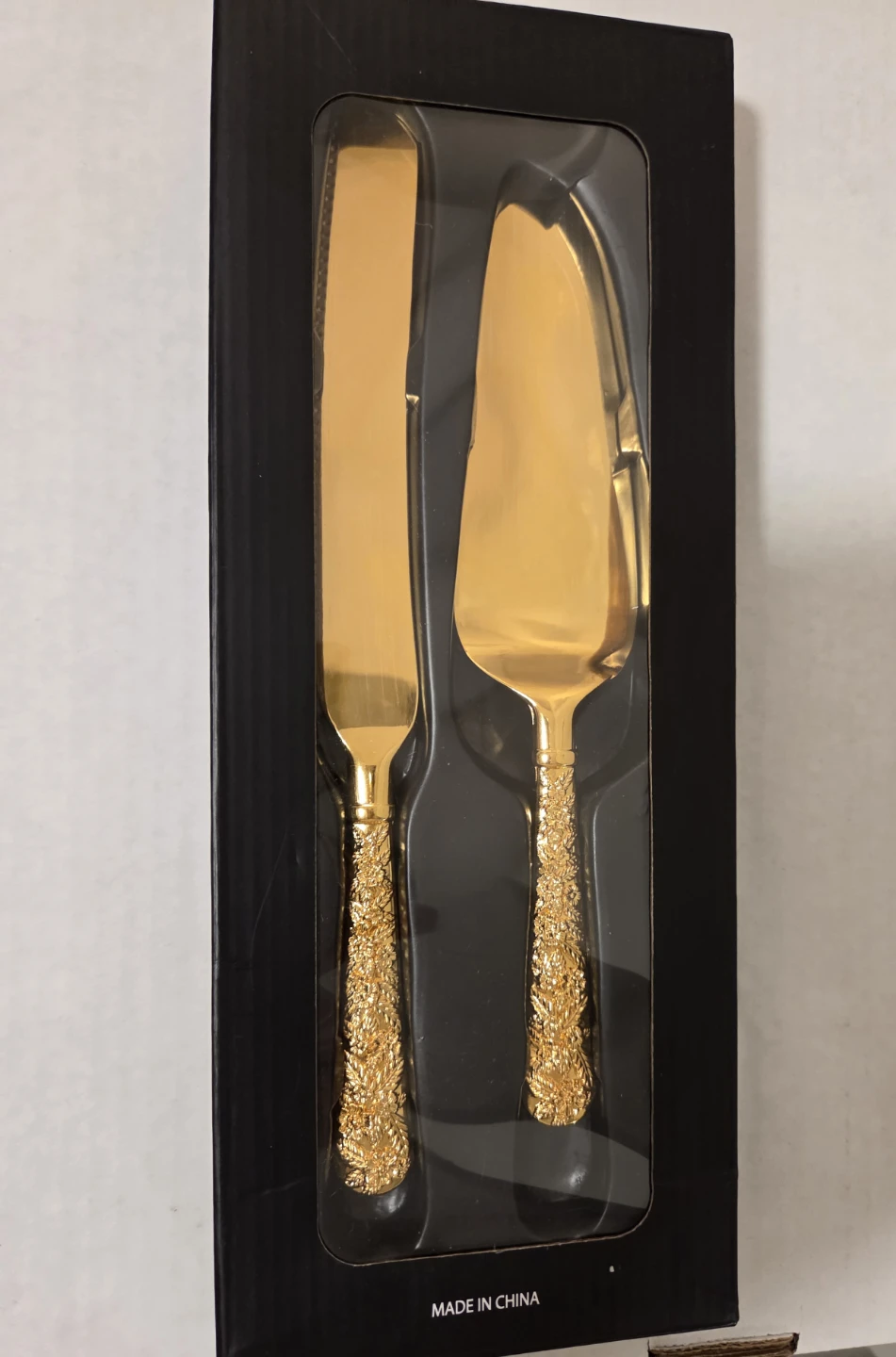 Gold Cake Serving Set with Ornate Handles