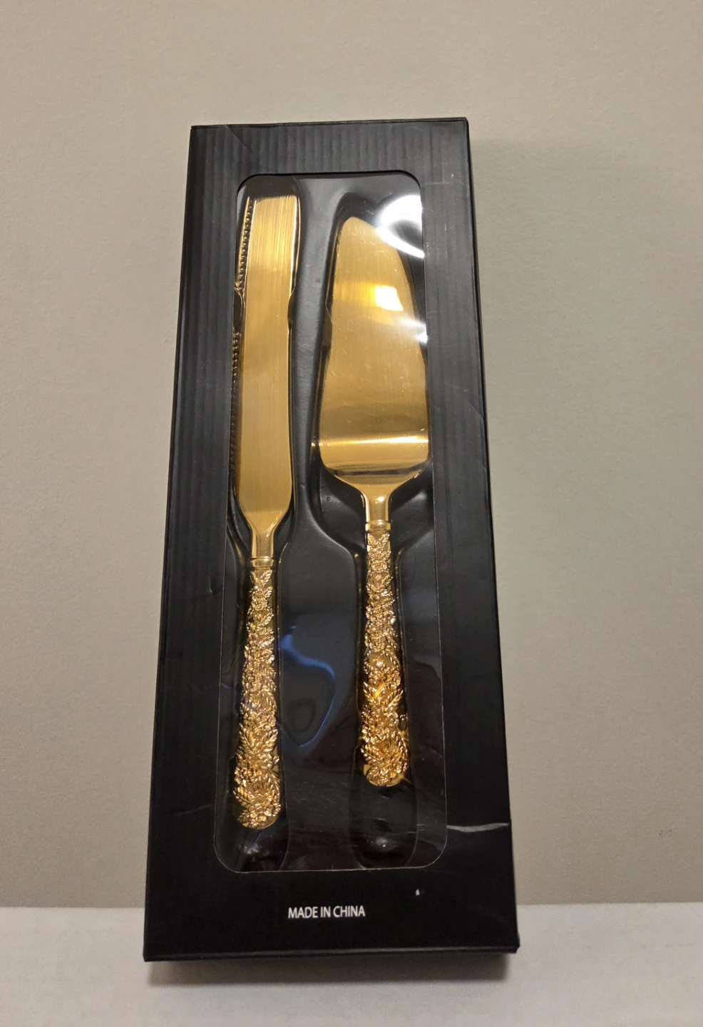 Gold Cake Serving Set with Ornate Handles - photo 2