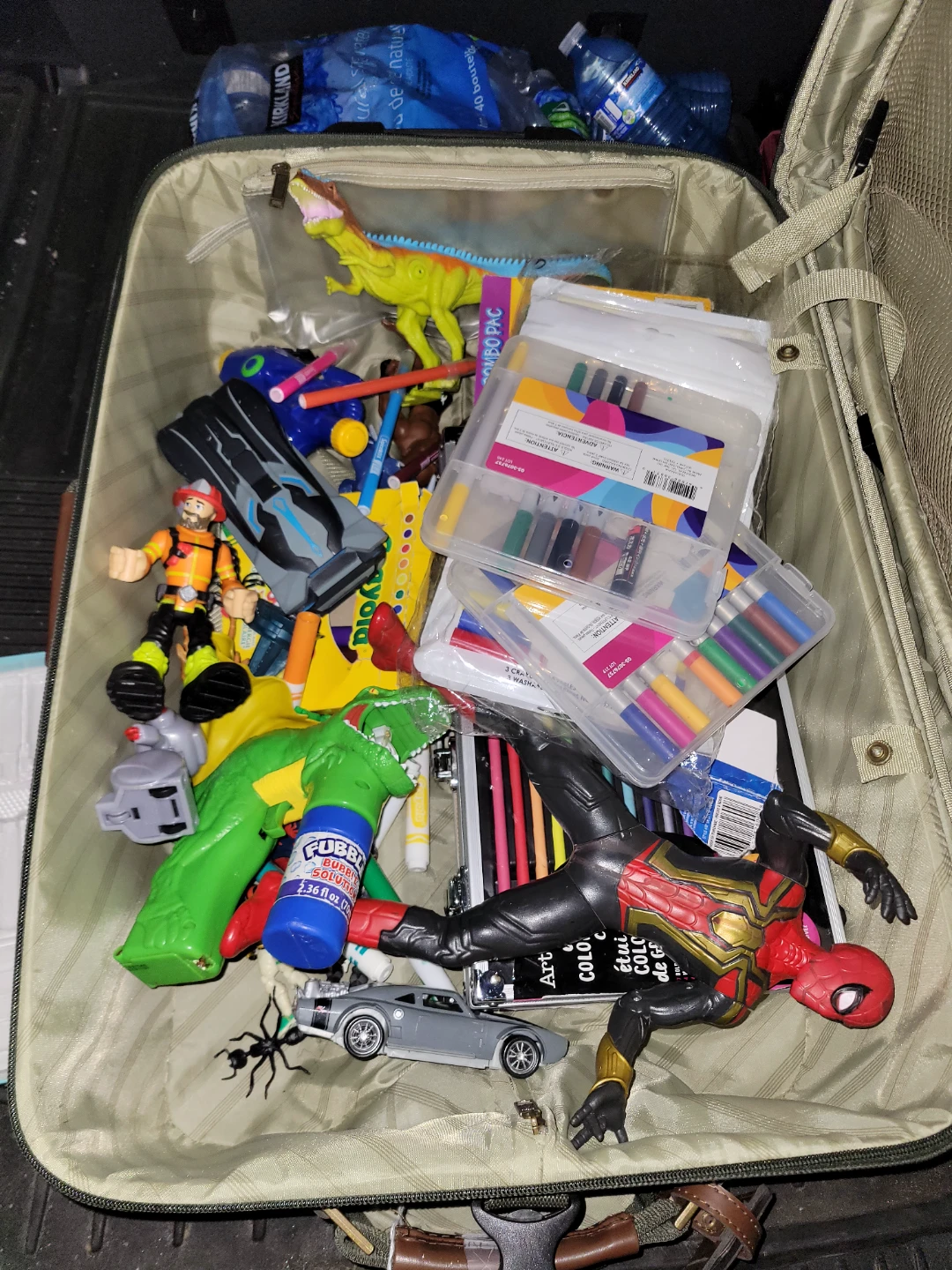 Free toys and art stuff - photo 2