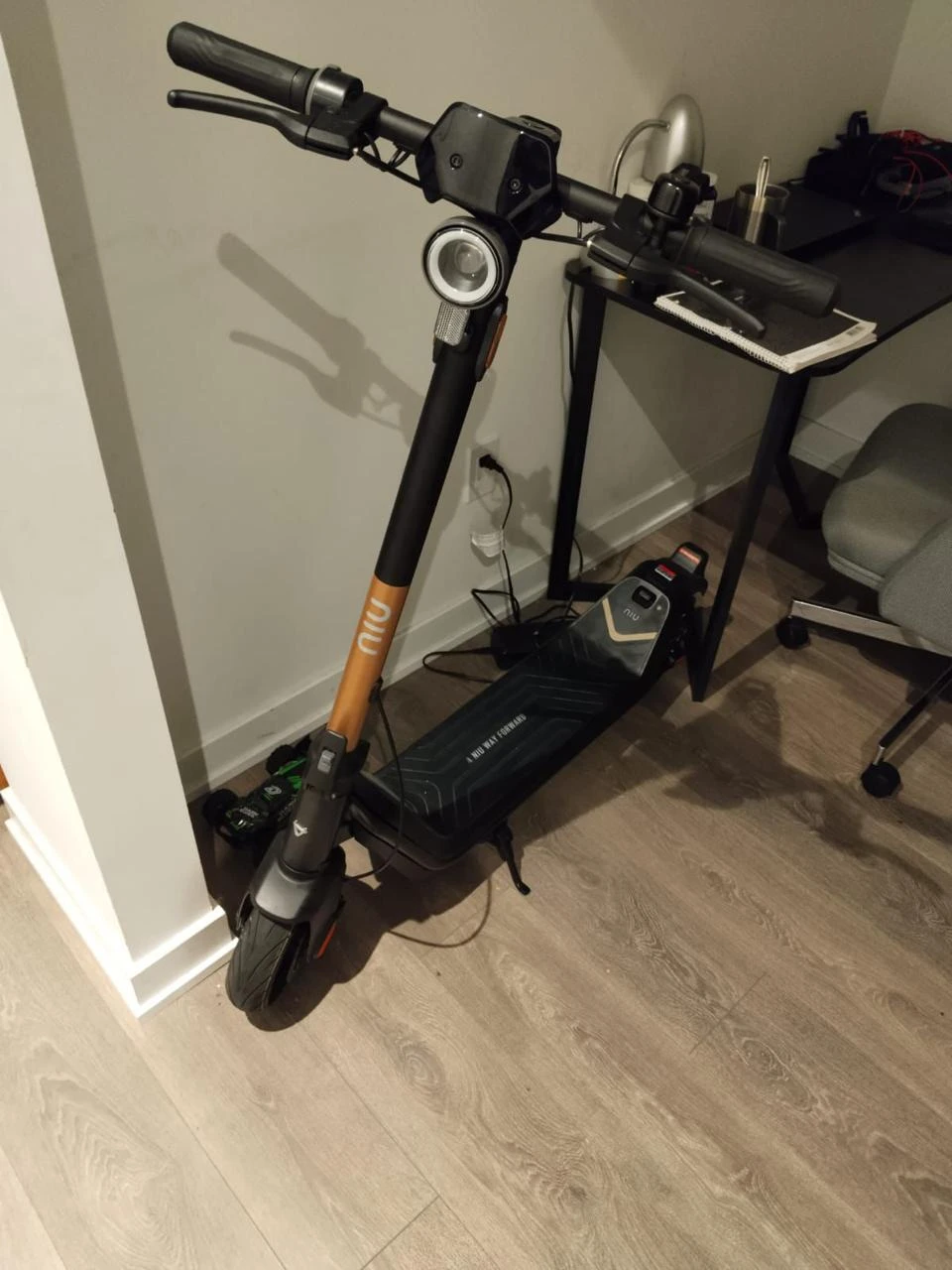 NIU KQi3 Pro Electric Scooter