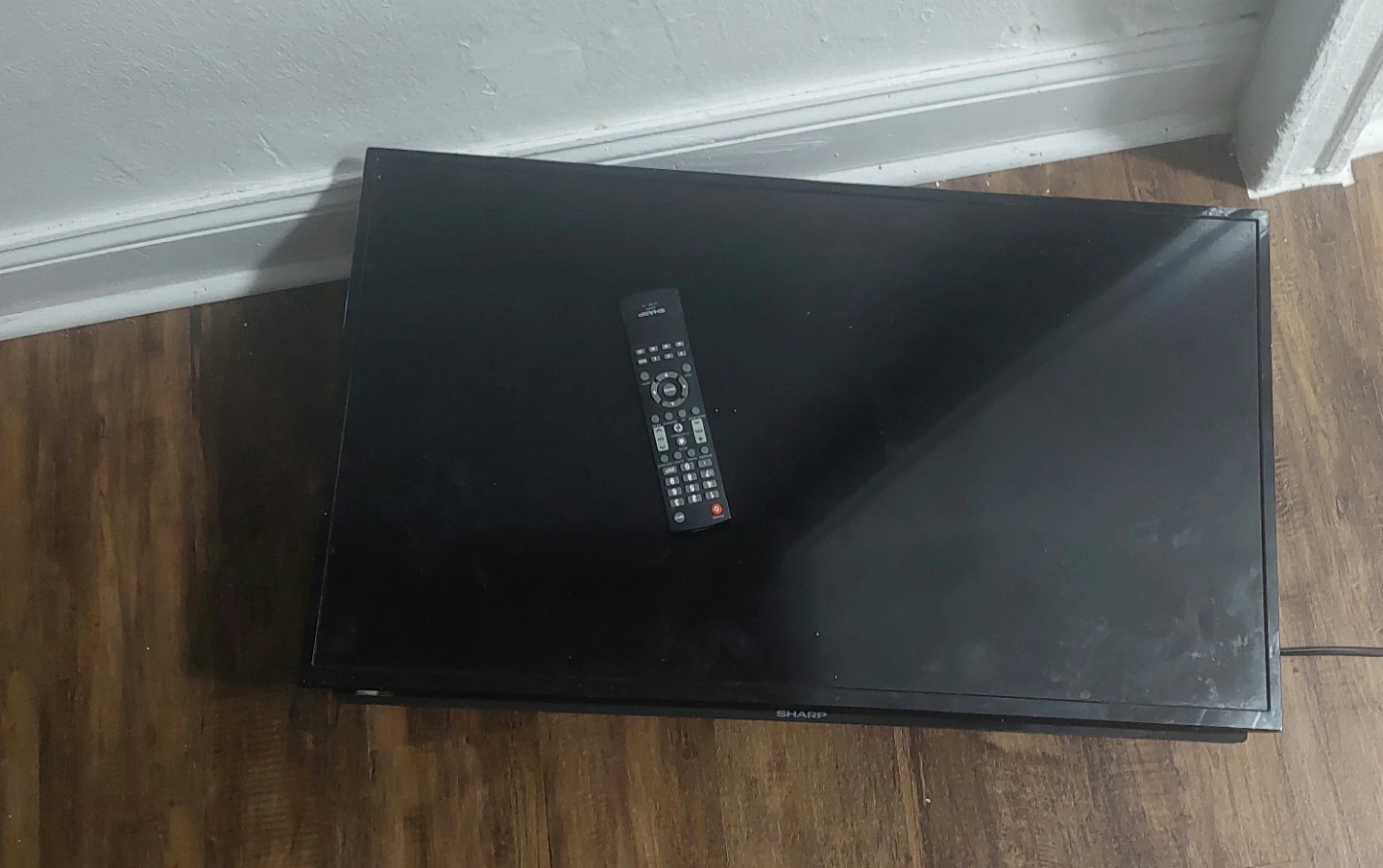 SHARP  32" LED TV with Remote & Wall Mount - photo 3