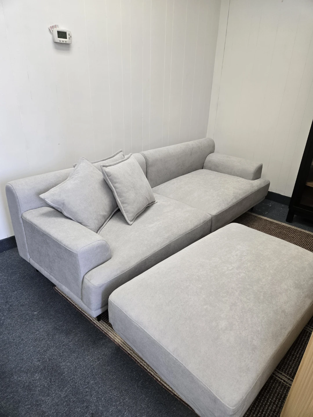 Light Grey Sectional Sofa with Ottoman - photo 3