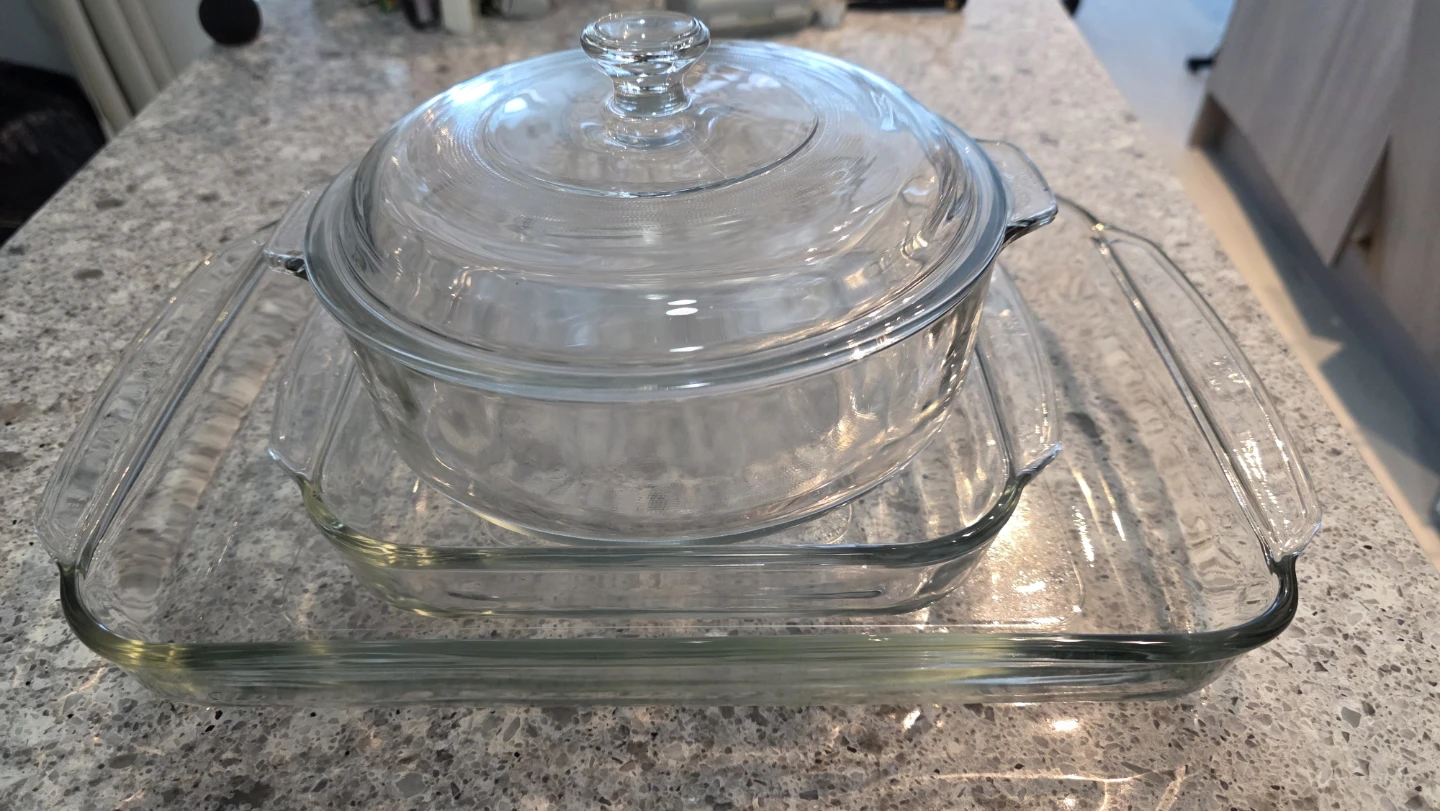 MOVING SALE- Pyrex Glass Bakeware Set – 4 Pieces