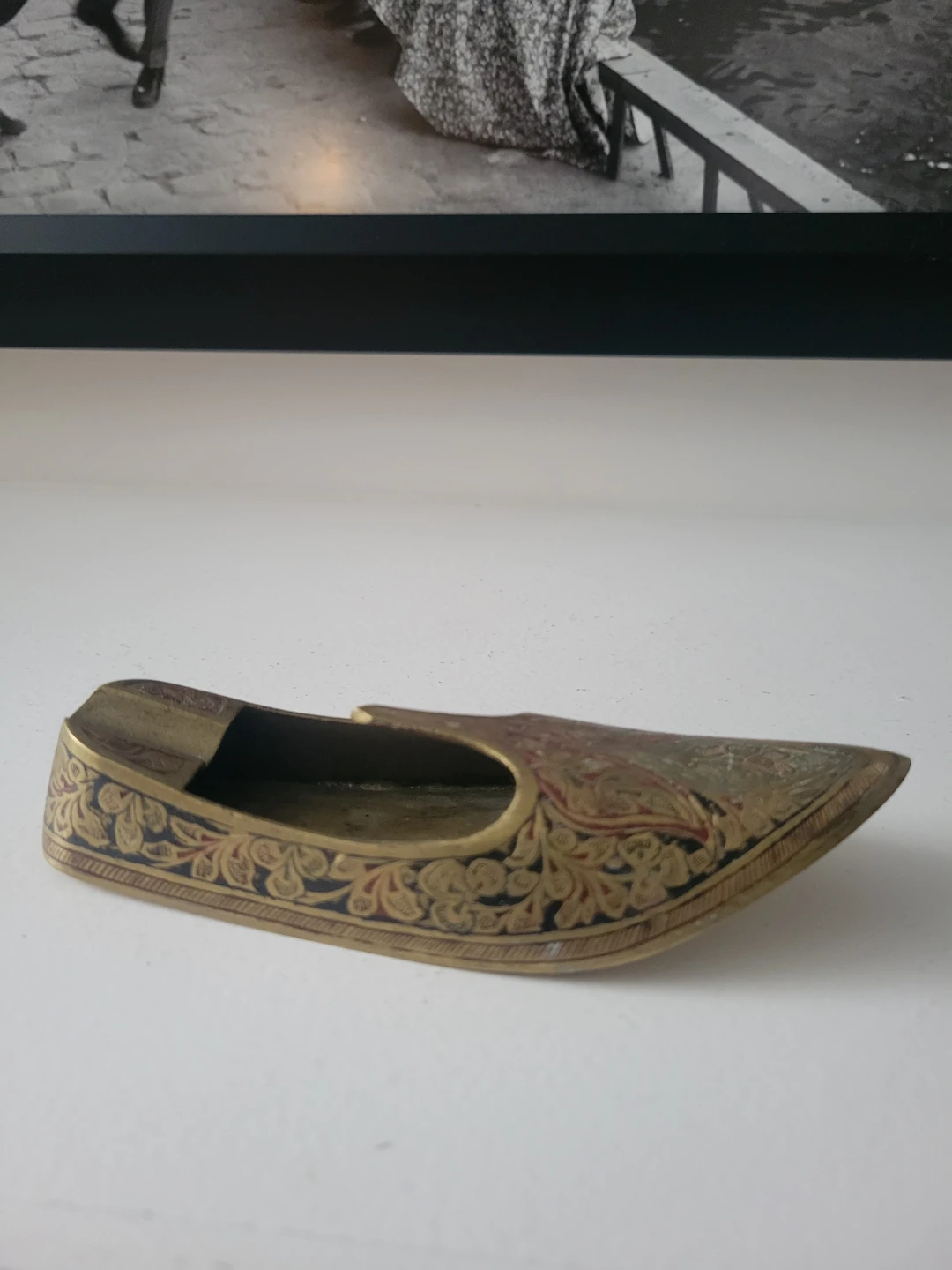 Vintage Ornate Brass Slipper Shoe Ashtray. Incense Holder - photo 2