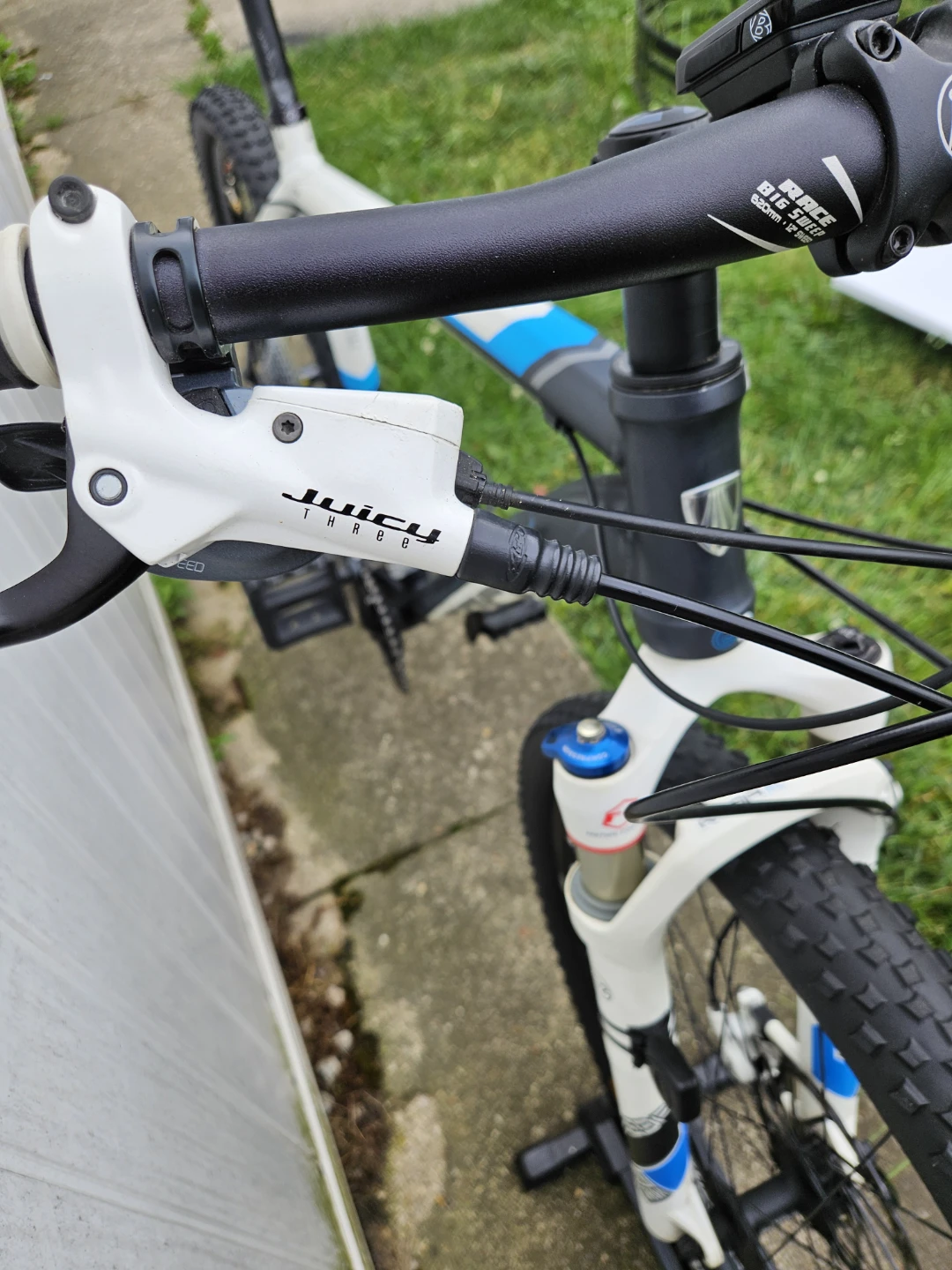 Trek X-Caliber Mountain Bike - photo 2