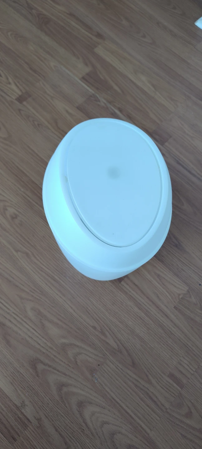 White Plastic Swing Top Trash Can - photo 4