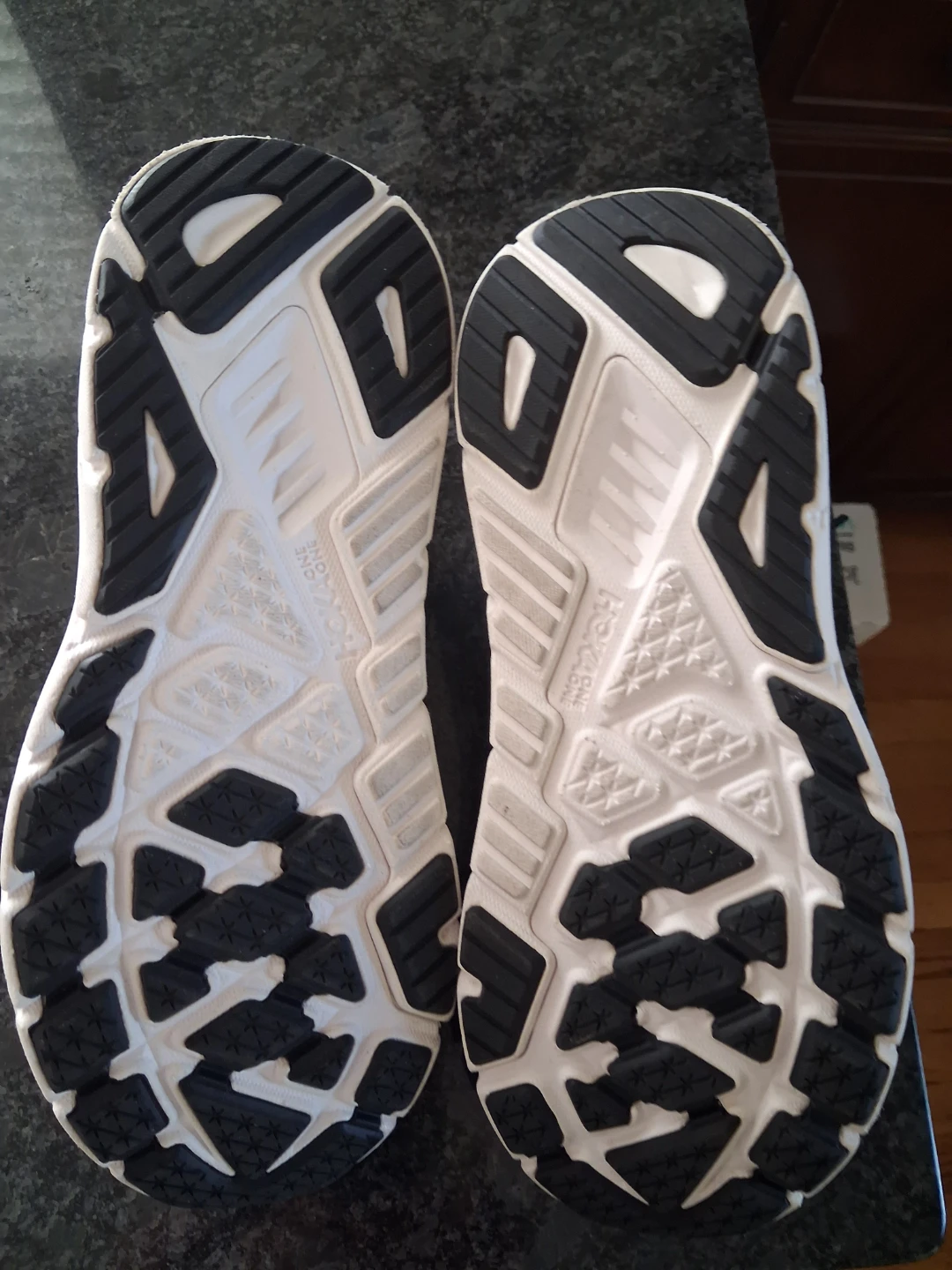 Hoka Arahi 7 Running Shoes - Black/White - photo 4