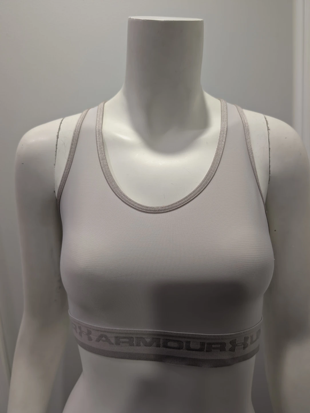 EUC - Women's Under Armour Light Grey Sports Bra - Size M