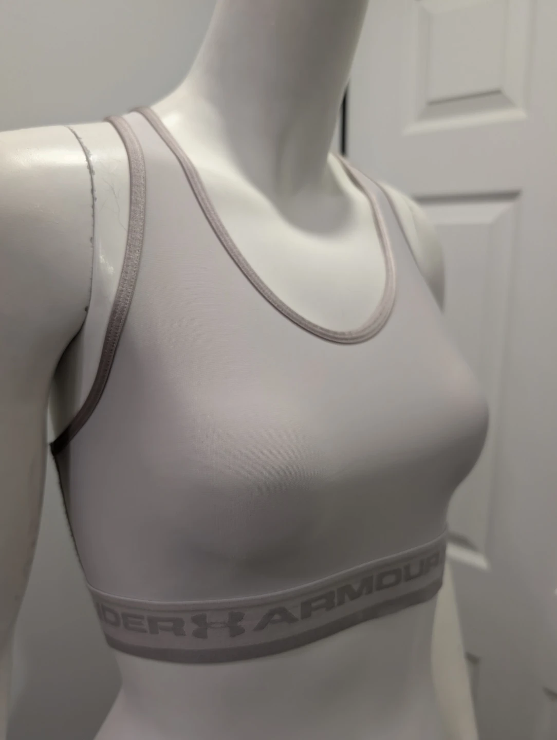EUC - Women's Under Armour Light Grey Sports Bra - Size M - photo 2