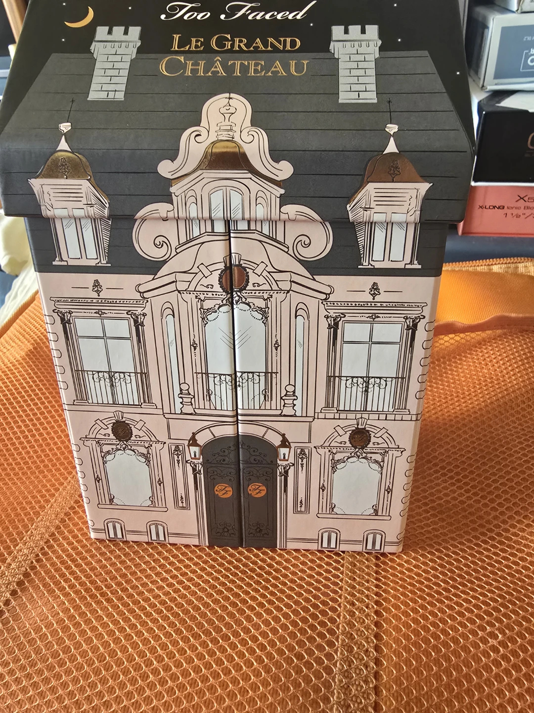 Too Faced Le Grand Château Limited Edition Makeup Palette - photo 3