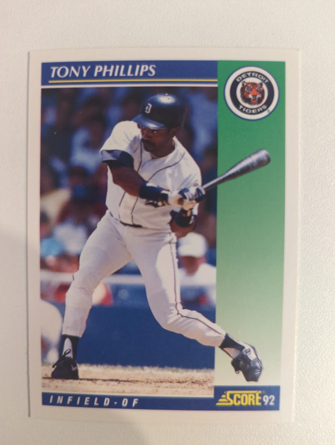 ⚽ 1992 Score Tony Phillips Baseball Card
